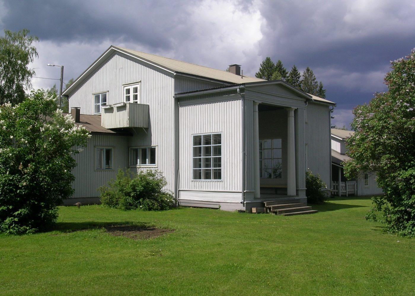 Alajärvi Villa Väinölä, the house for the brother, is restored and open for public