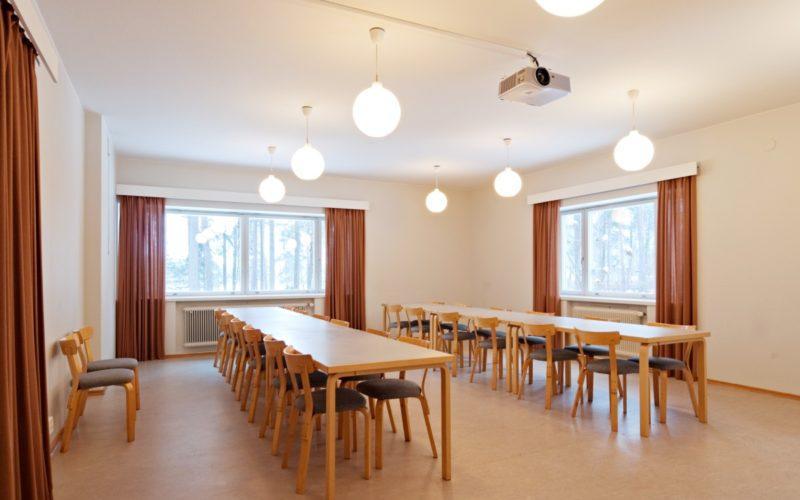 Kantola kokoustila kuva Rurik Wasastjerna